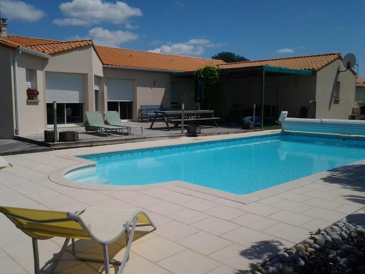 La Chambre Des Amis Parthenay Exteriér fotografie